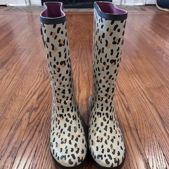 L.L. Bean Leopard Print Women's Rain Boots - Picture 1 of 5